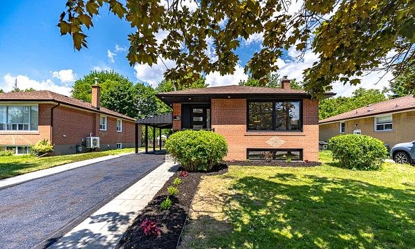46 Medina Crescent front exterior after renovation